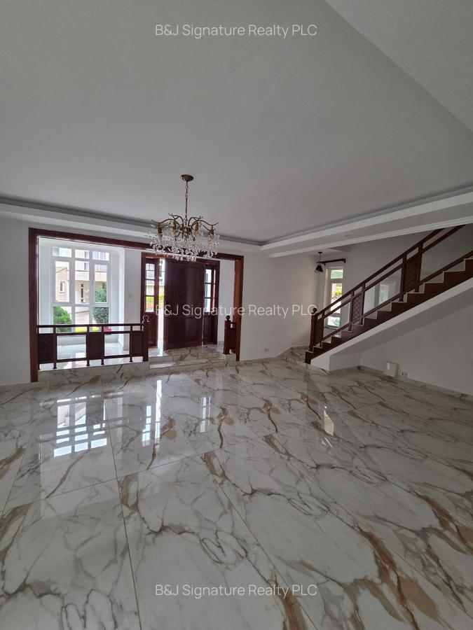 5 Bed Townhouse with En Suite in Lavington - 1