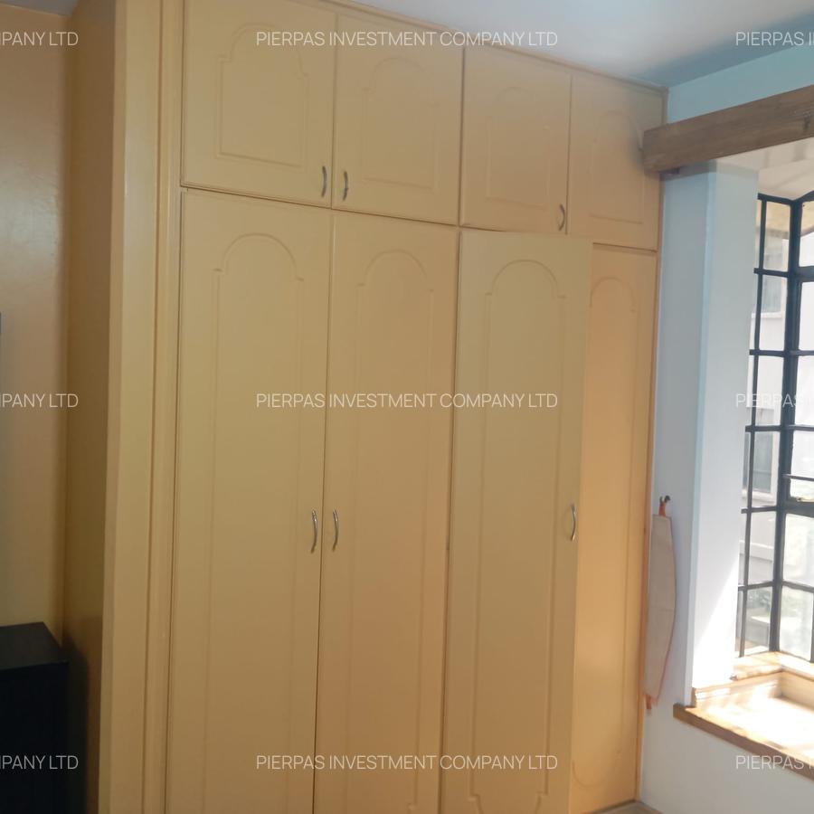 3 Bed Townhouse with En Suite in Brookside - 10