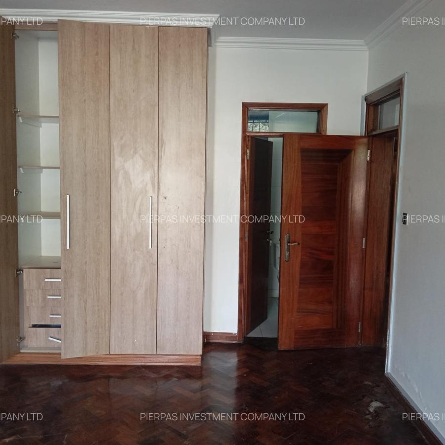 5 Bed Townhouse with En Suite in Lavington - 7