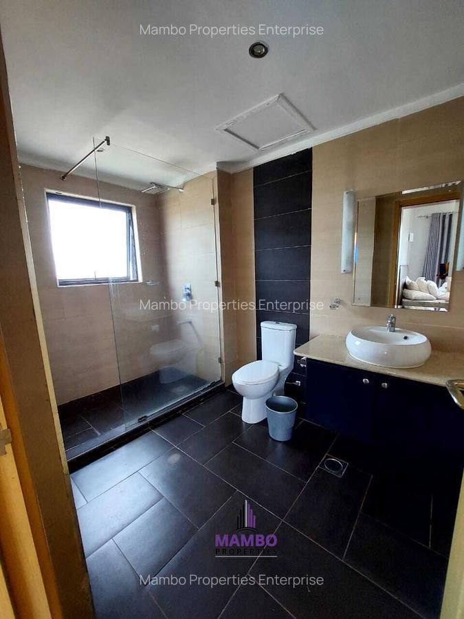 Serviced 2 Bed Apartment with En Suite at Brookside Drive - 9