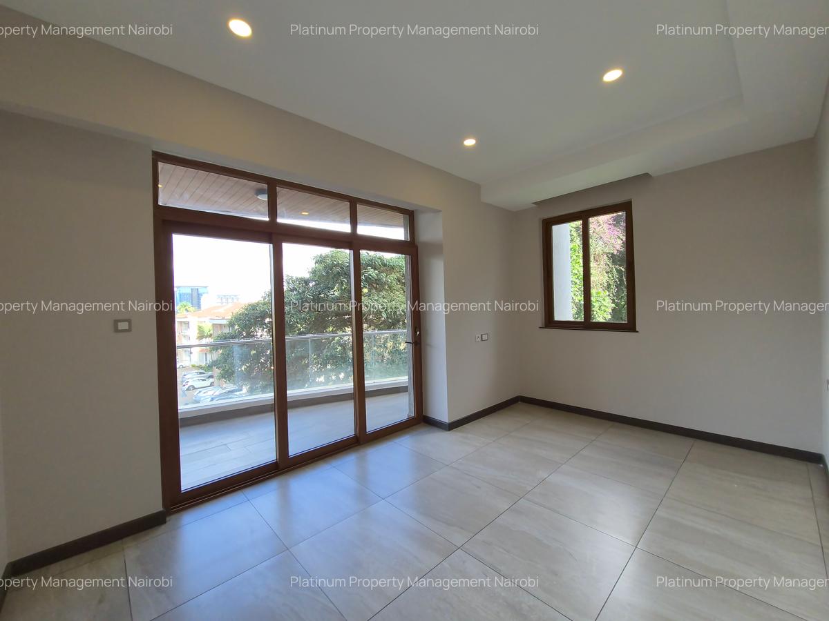 3 Bed Apartment with En Suite at Spring Valley - 14