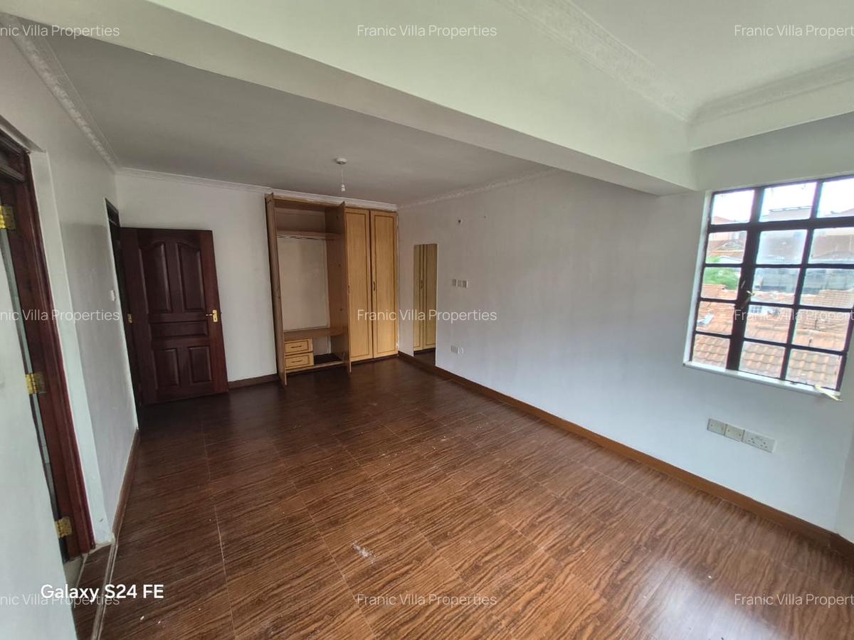 3 Bed Apartment with En Suite at Kichugu Road - 12