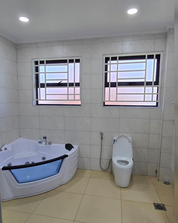 4 Bed Villa with Staff Quarters in Runda - 15