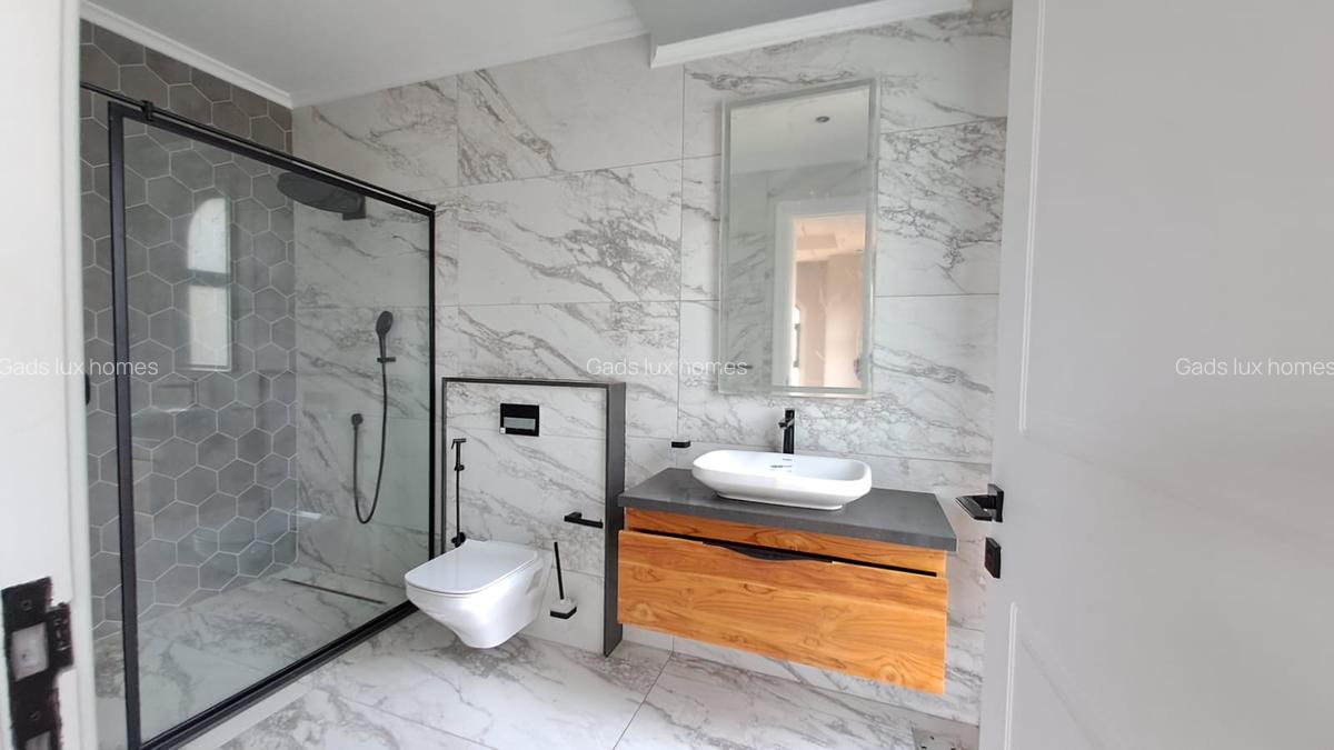 5 Bed Villa with En Suite at Loresho - 8