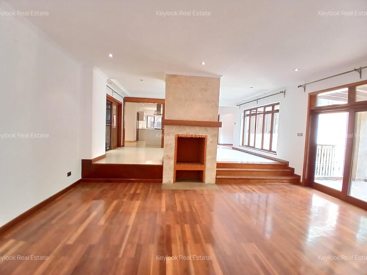 5 Bed Townhouse with En Suite at Lavington - 16