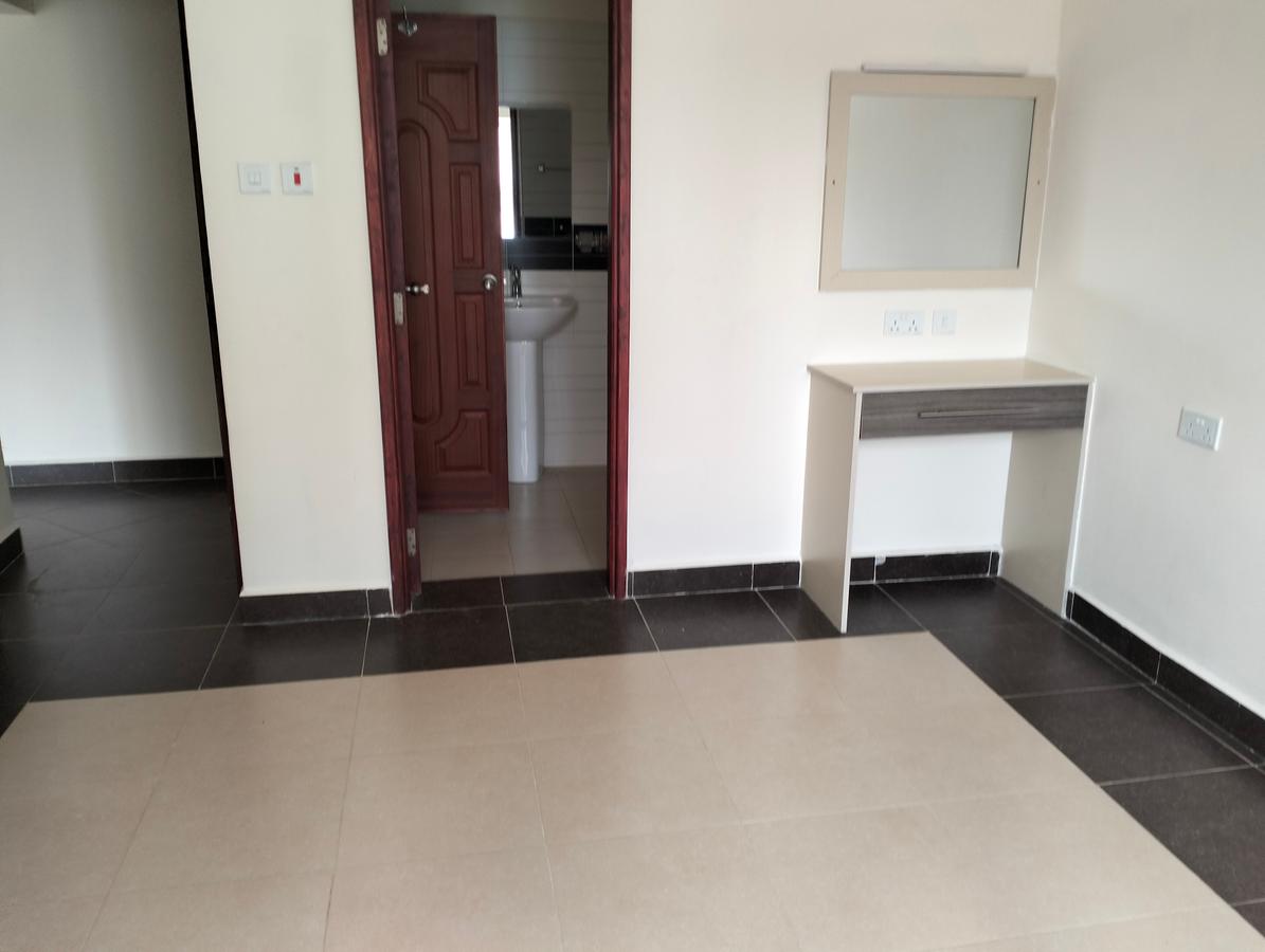 2 Bed Apartment with En Suite in Lavington - 11