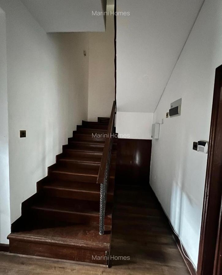 4 Bed House with En Suite in Riara Road - 5