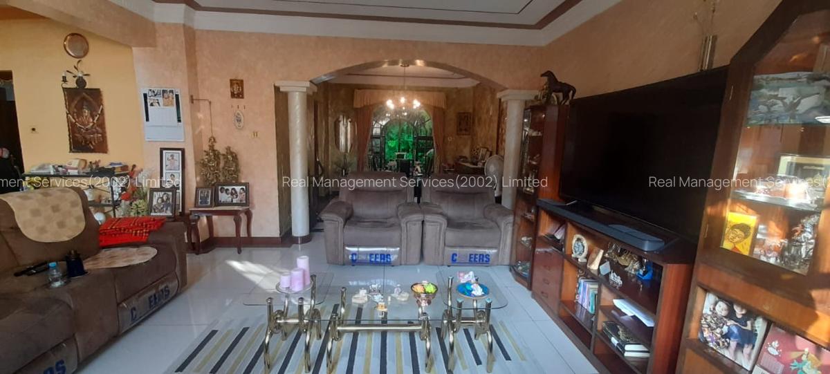 5 Bed Villa with En Suite in General Mathenge - 4