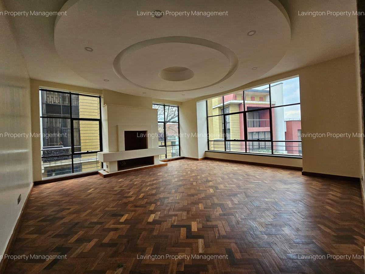 5 Bed Townhouse with En Suite at Lavington Green - 16