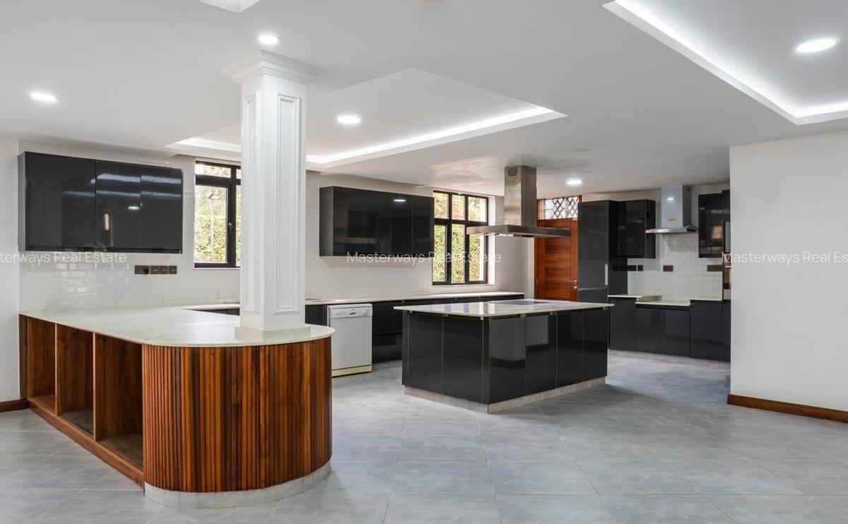 5 Bed Villa with En Suite at Kyuna - 2