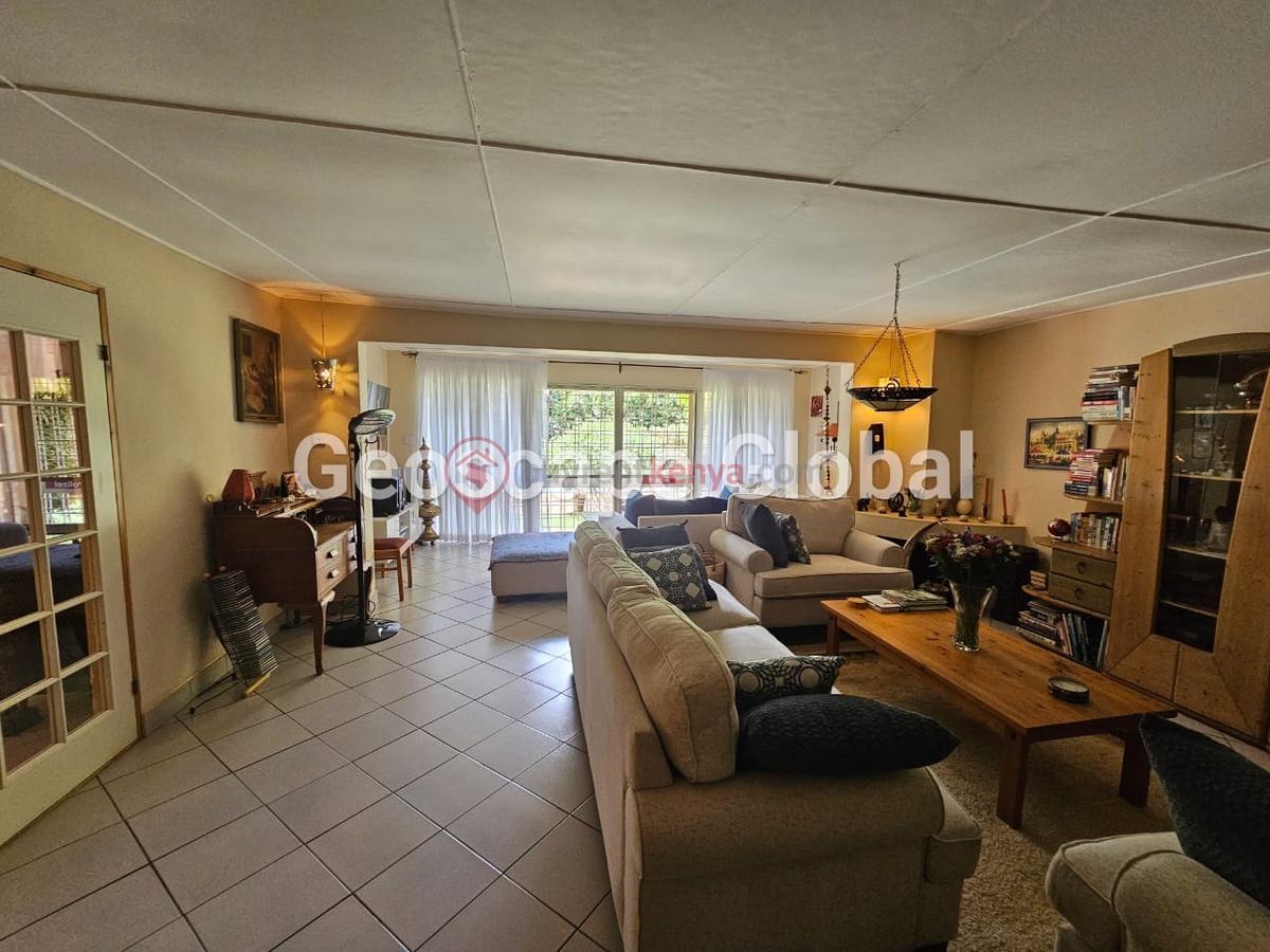 2 Bed House with En Suite in Rosslyn - 8