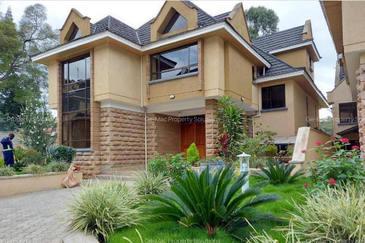 5 Bed House with En Suite in Lavington - 4