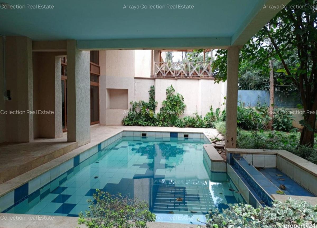 5 Bed Townhouse with En Suite in Lavington - 3