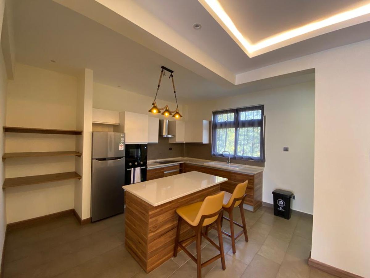 Serviced 2 Bed Apartment with En Suite at Spring Valley - 13