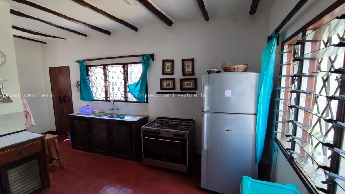3 Bed House with En Suite in Malindi - 12