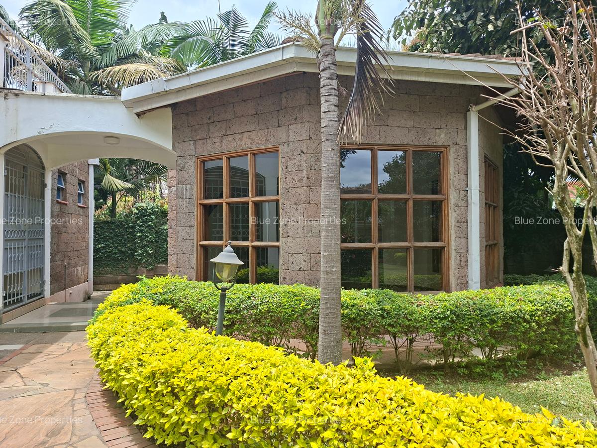 5 Bed House with En Suite at Benin Dr - 4