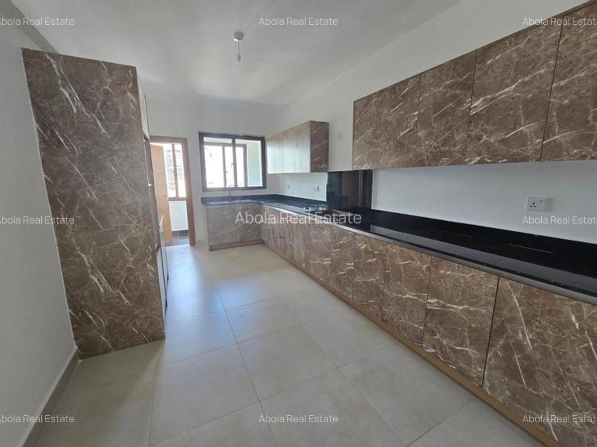 3 Bed Apartment with En Suite in Westlands Area - 12