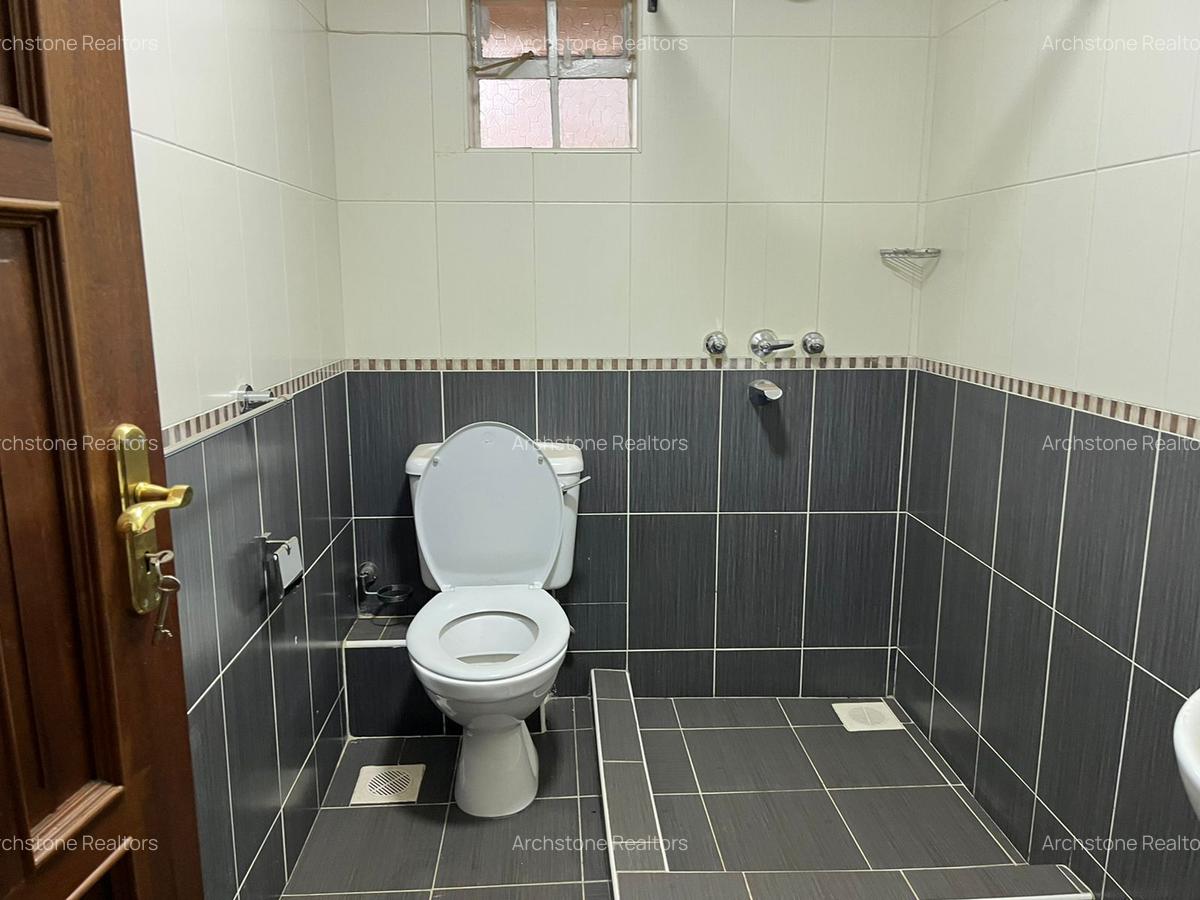 5 Bed House with En Suite in Lavington - 6