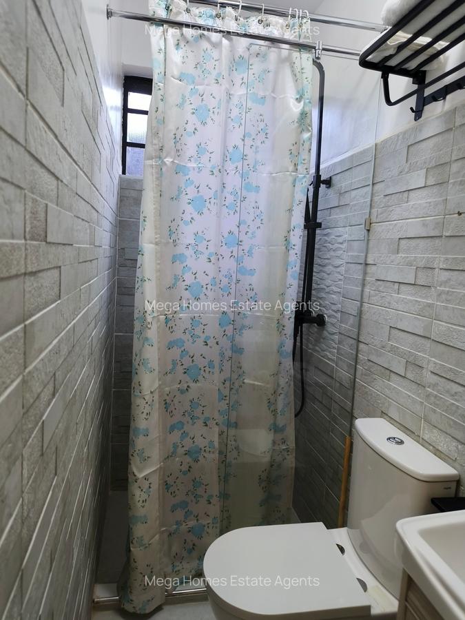 Serviced 1 Bed Apartment with En Suite in Runda - 2