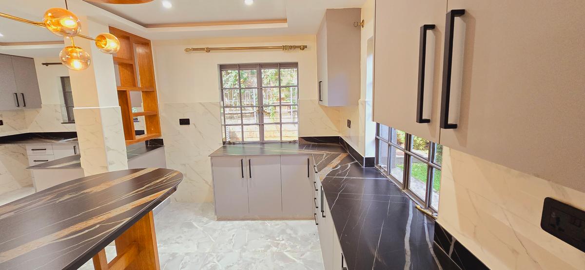 4 Bed Villa with En Suite at Othaya Road - 14