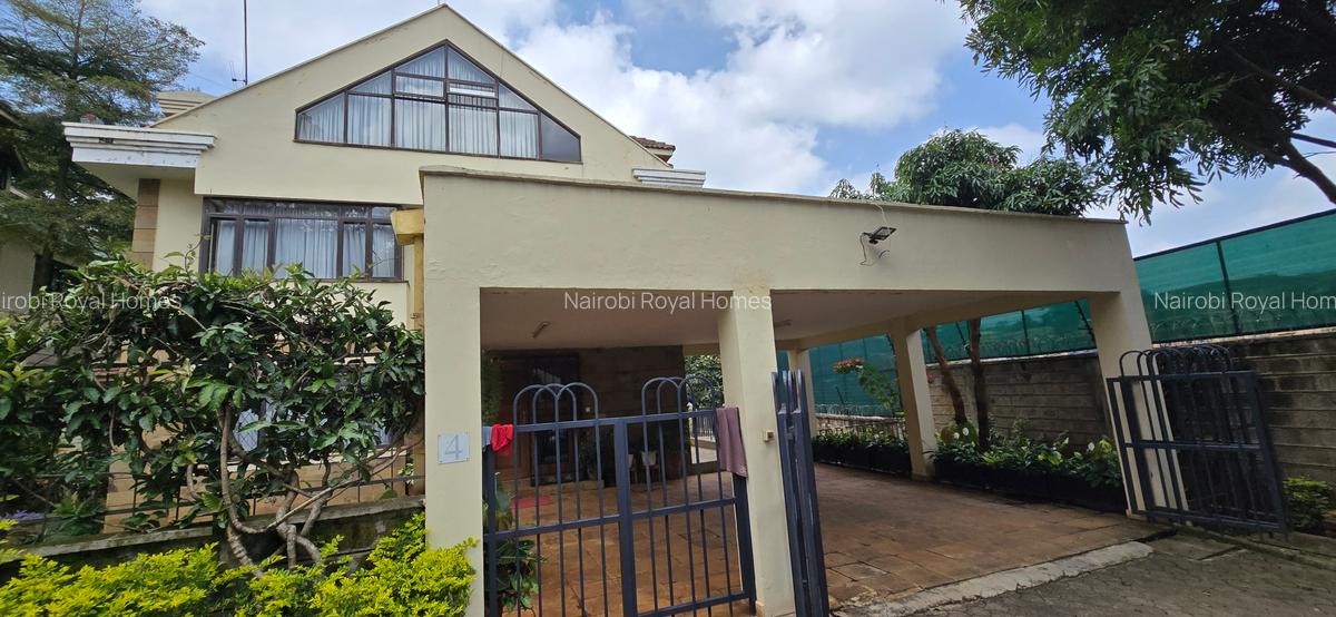 5 Bed Townhouse with En Suite at Lavington Green - 3
