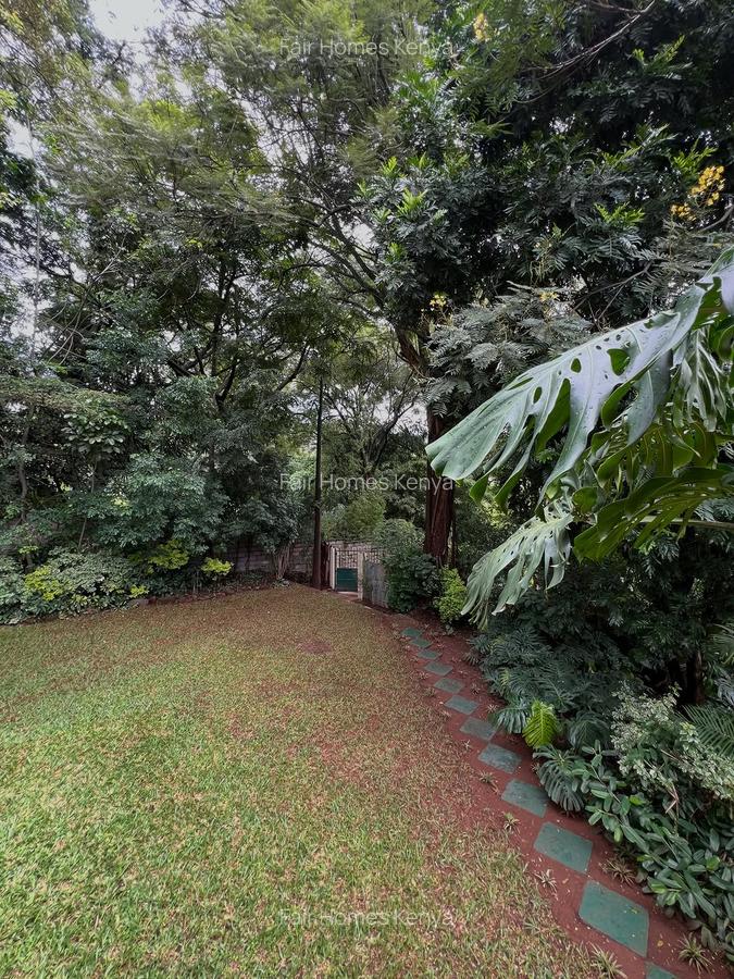 5 Bed Townhouse with En Suite at Manyani East - 17