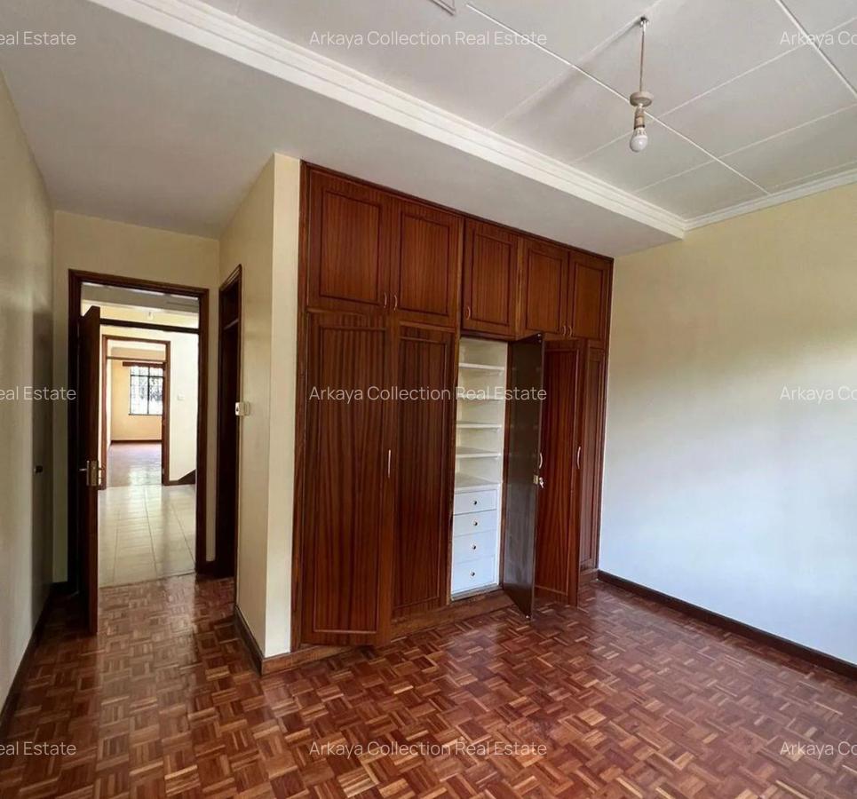 4 Bed Townhouse with En Suite in Lavington - 10