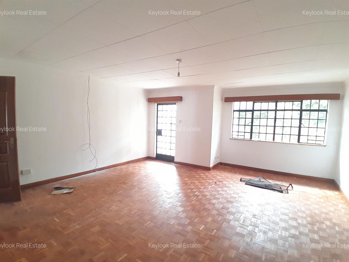 4 Bed Townhouse with En Suite at Lavington - 4