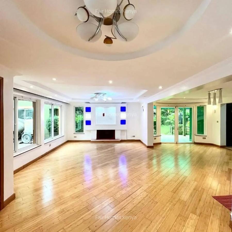 4 Bed Townhouse with En Suite at Riverside Drive - 2