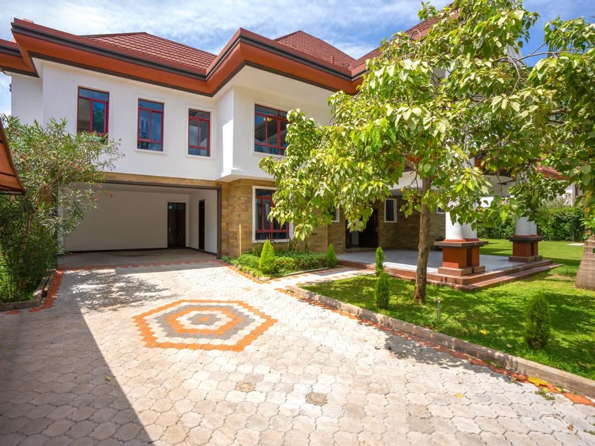 5 Bed Townhouse with En Suite at Karen - 10