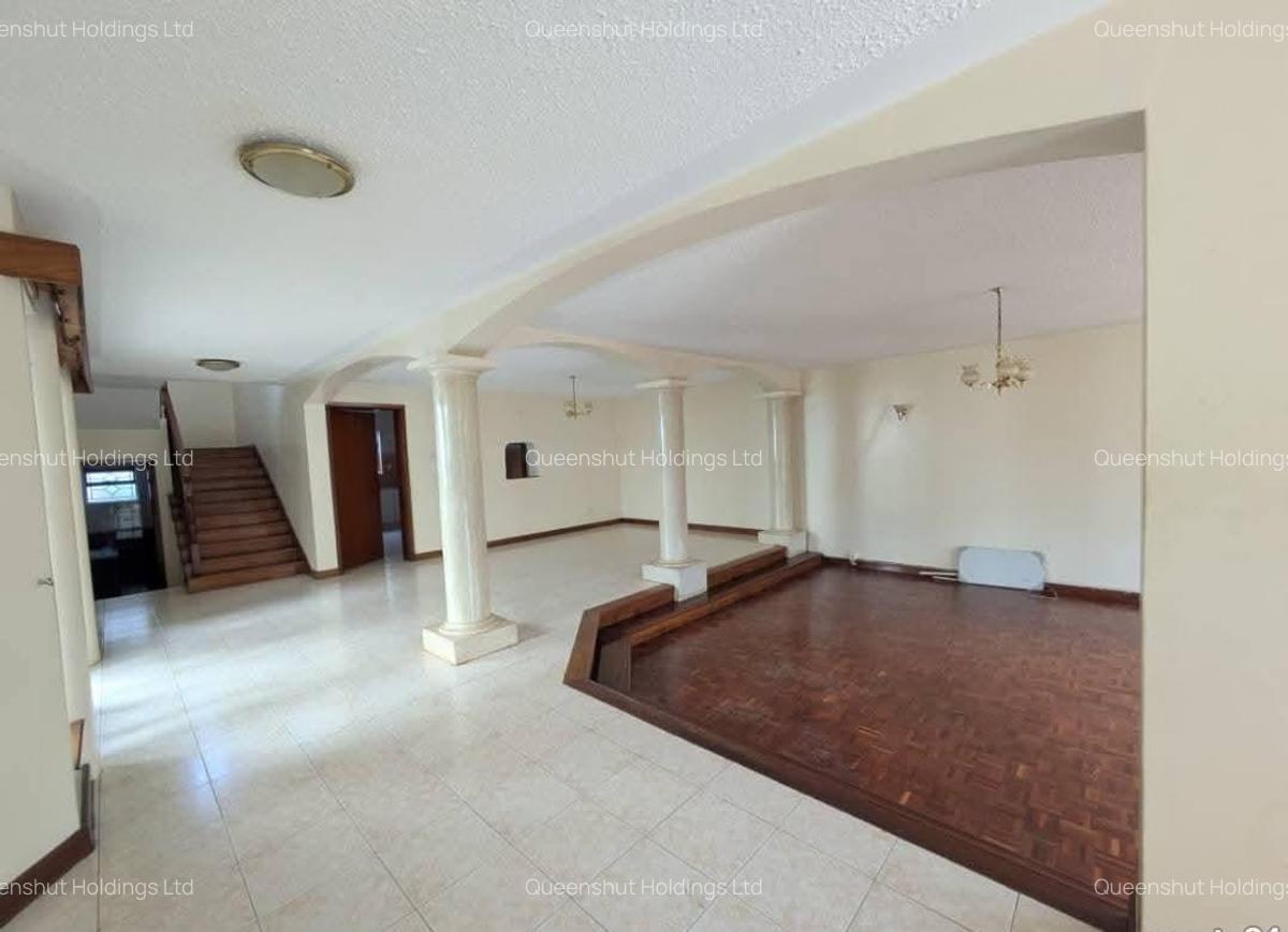 4 Bed Townhouse with En Suite in Westlands Area - 9