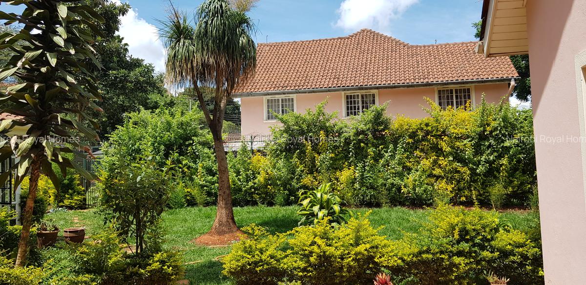 5 Bed Townhouse with En Suite at Gichugu Road - 14
