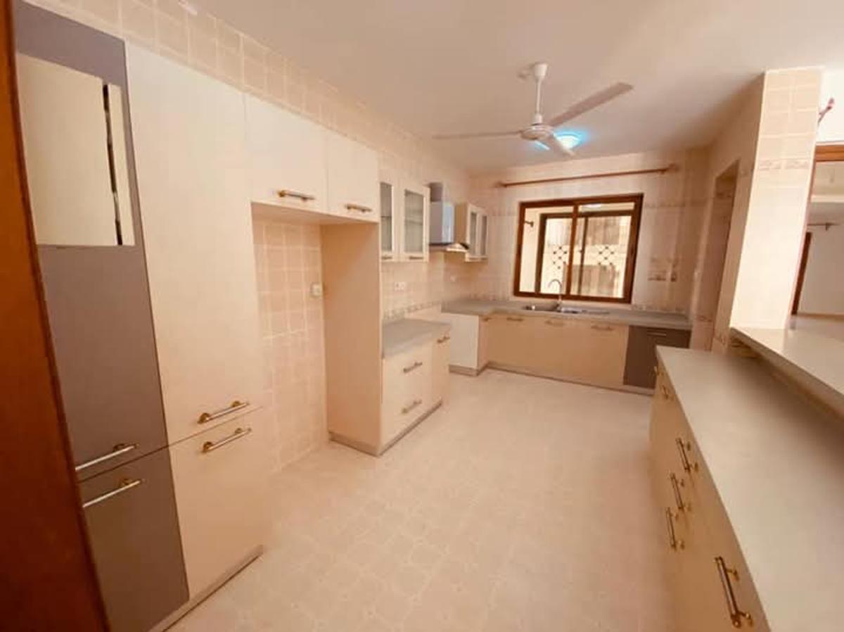 3 Bed Apartment with En Suite at Simba Road - 7