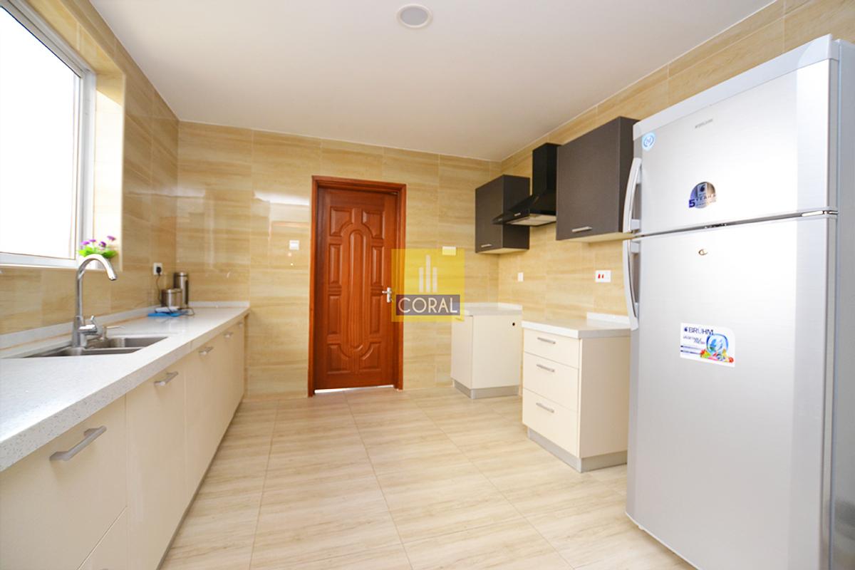 3 Bed Apartment with En Suite in Lavington - 6