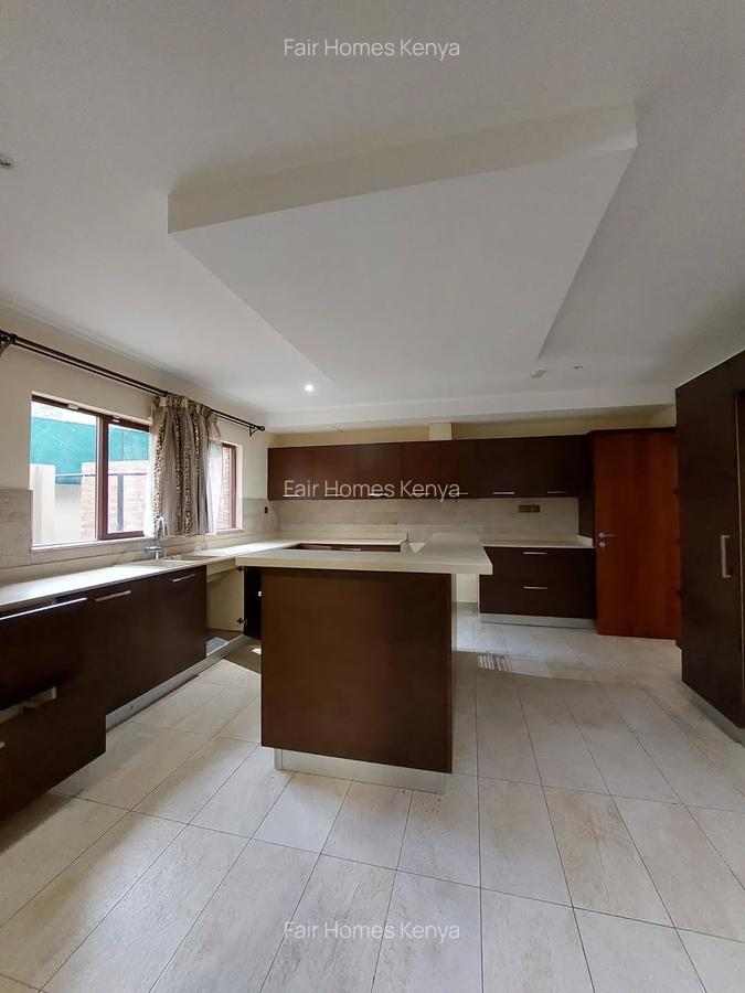 5 Bed Townhouse with En Suite at Convent Drive - 6