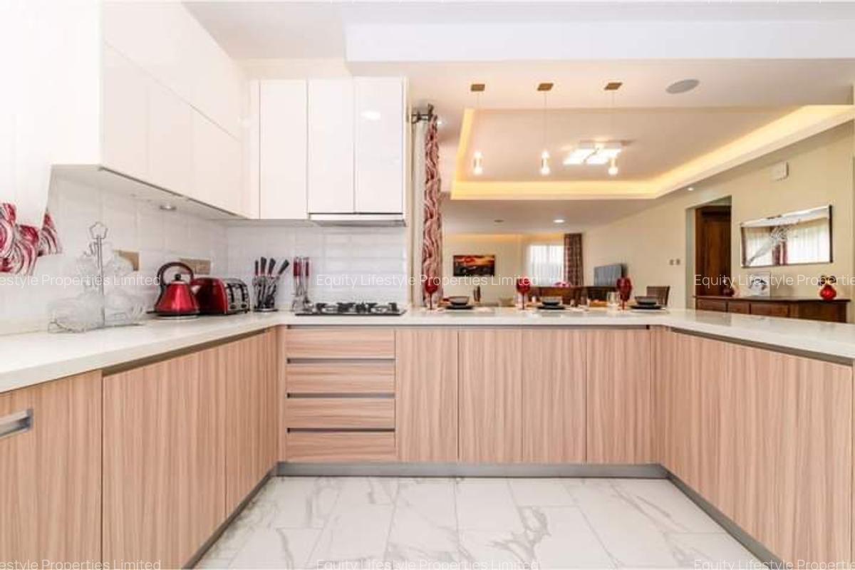 5 Bed Townhouse with En Suite in Runda - 5