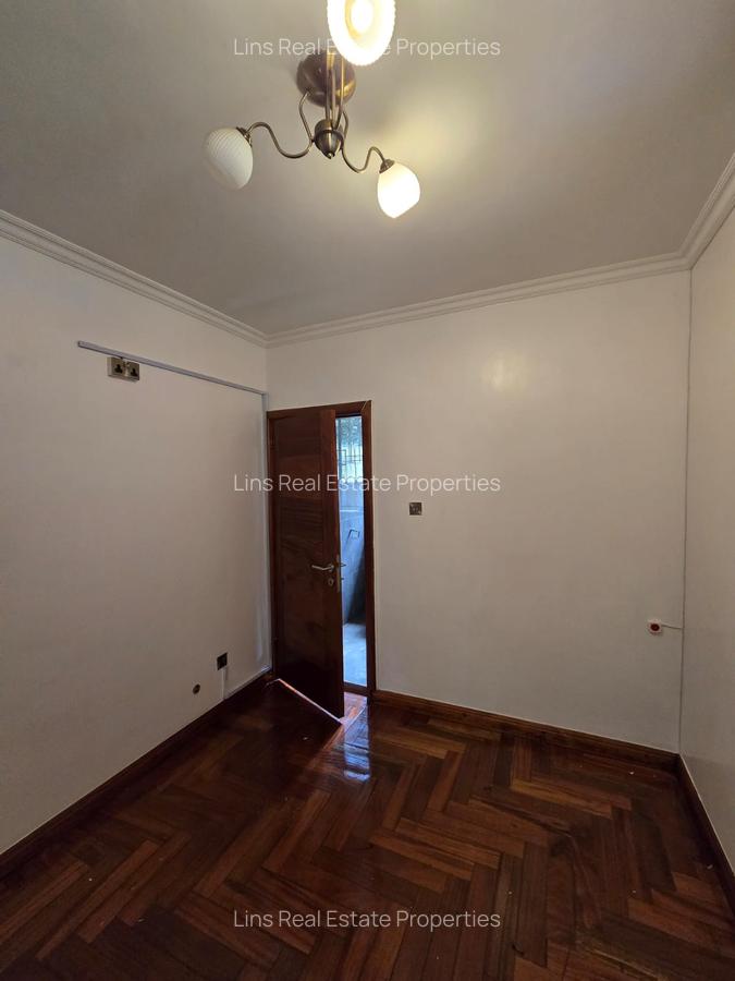 4 Bed House with En Suite in Kitisuru - 8