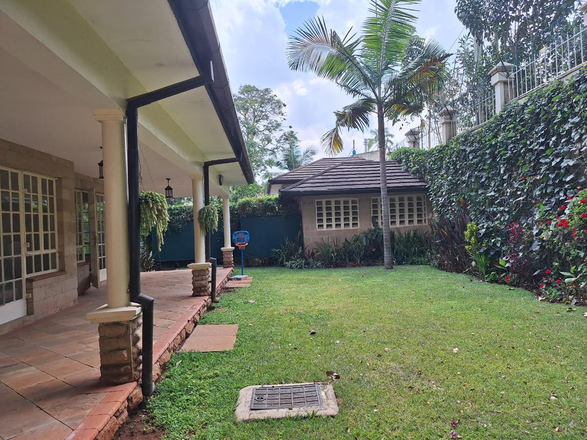 5 Bed Townhouse with En Suite in Lavington - 3