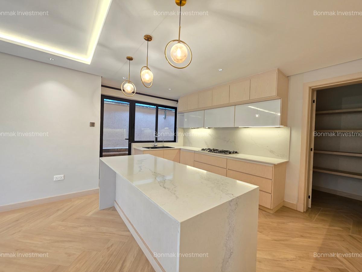 5 Bed Townhouse with En Suite at Convent Drive. - 4