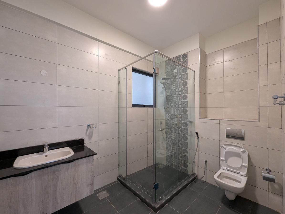 Serviced 1 Bed Apartment with En Suite in Lavington - 4