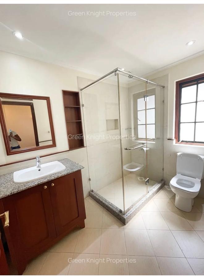 4 Bed Townhouse with En Suite in Westlands Area - 7