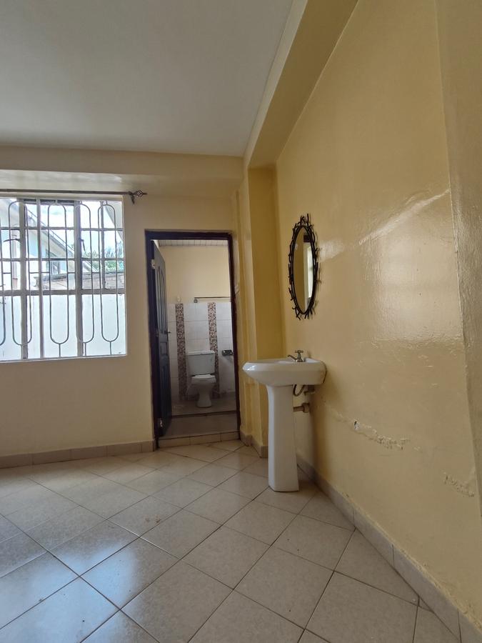 1 Bed House with En Suite at Karen Road - 10