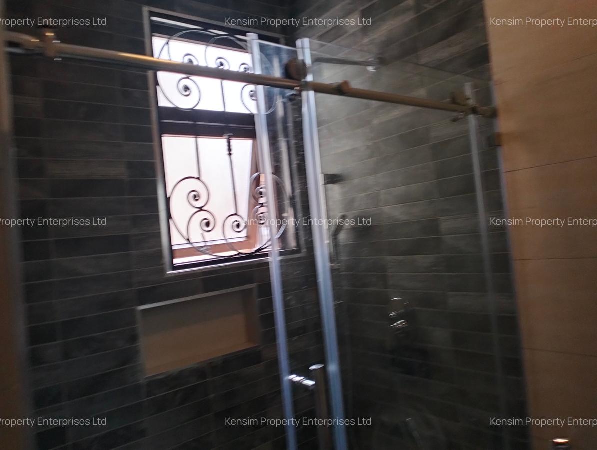 5 Bed Townhouse with En Suite in Lavington - 15