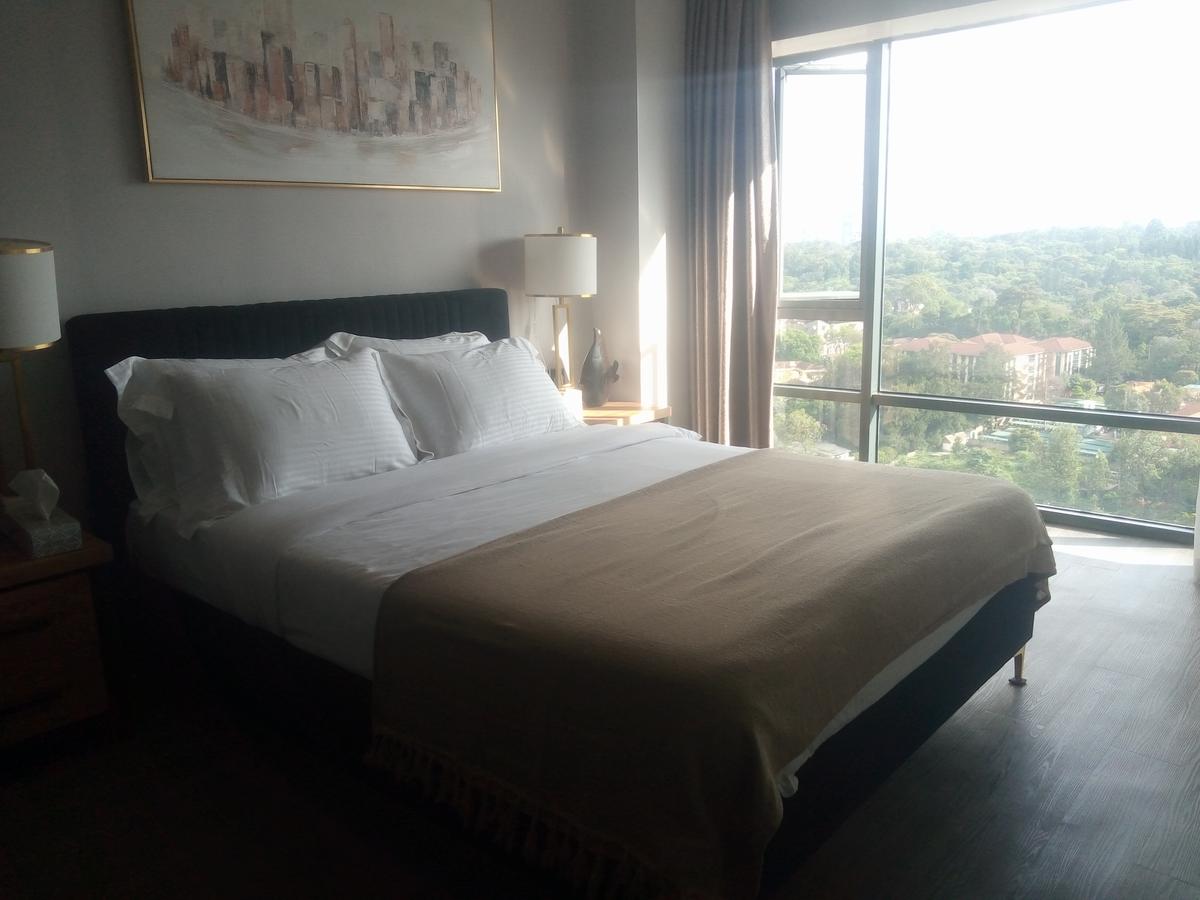 Serviced 2 Bed Apartment with En Suite in Westlands Area - 11