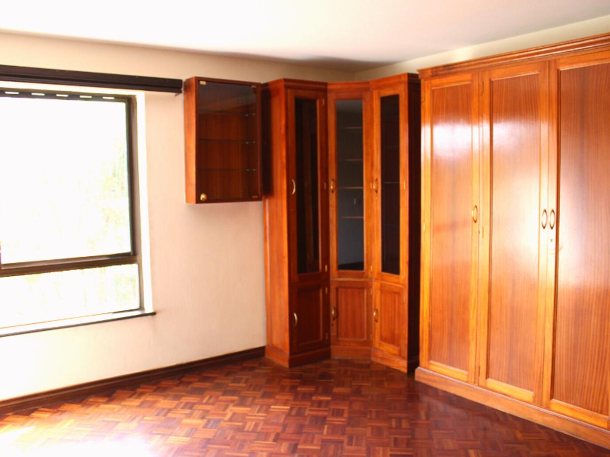 3 Bed Apartment with En Suite in Westlands Area - 9