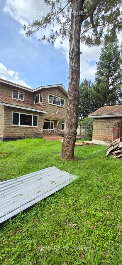 5 Bed Townhouse with En Suite at Lavington Mall - 5