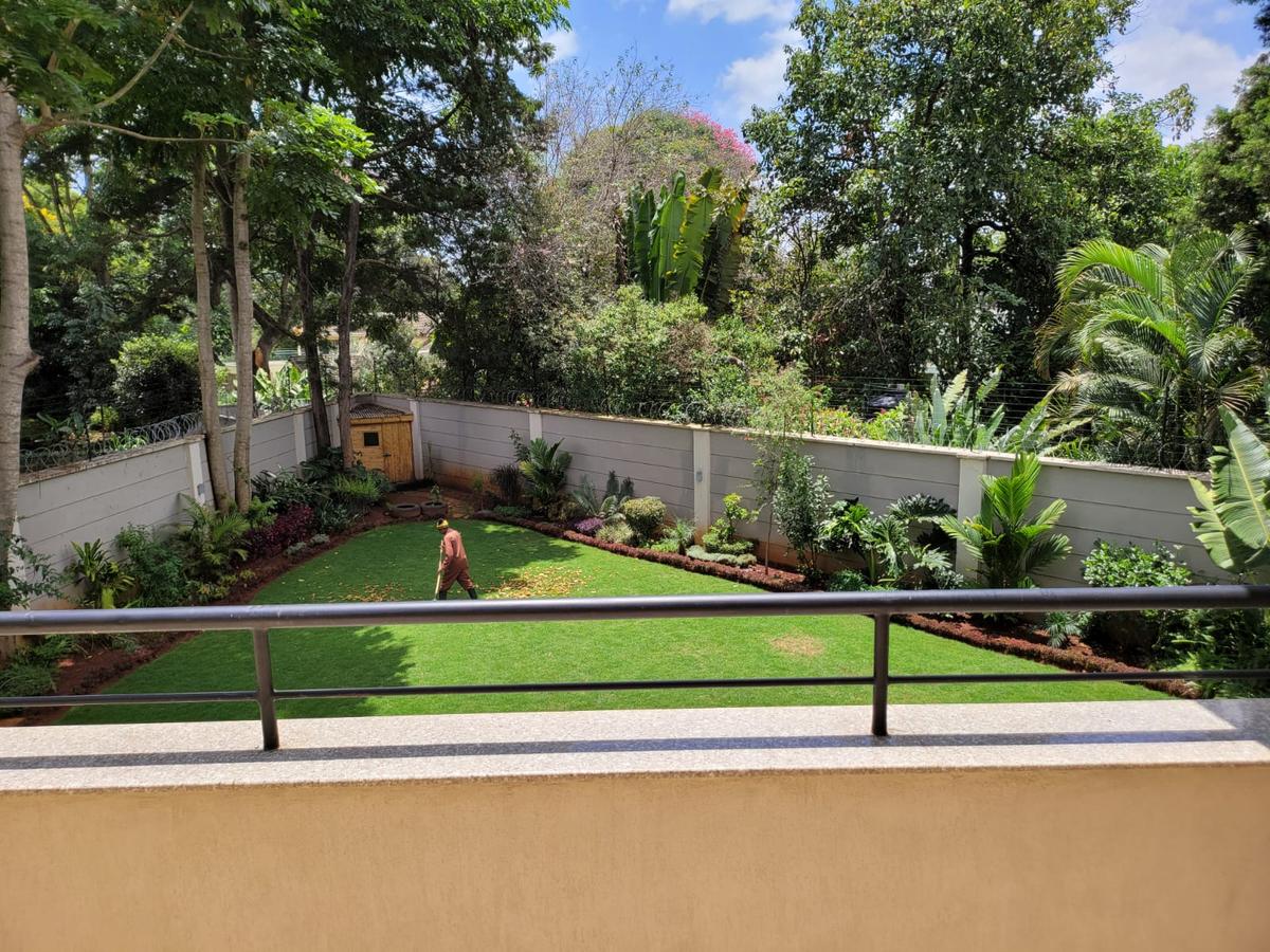 5 Bed Townhouse with En Suite at Lavington - 15