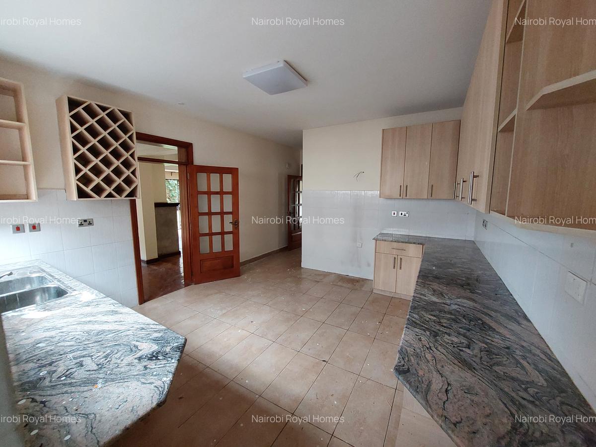 5 Bed Townhouse with En Suite at Convent Drive - 17