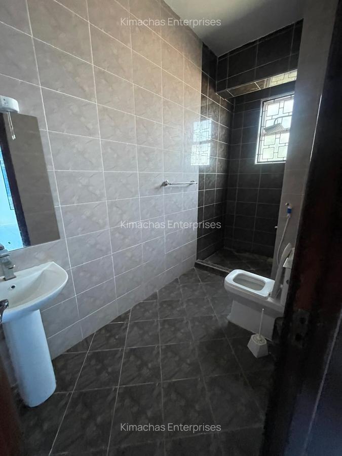 2 Bed Apartment with En Suite at Off Links Road - 13