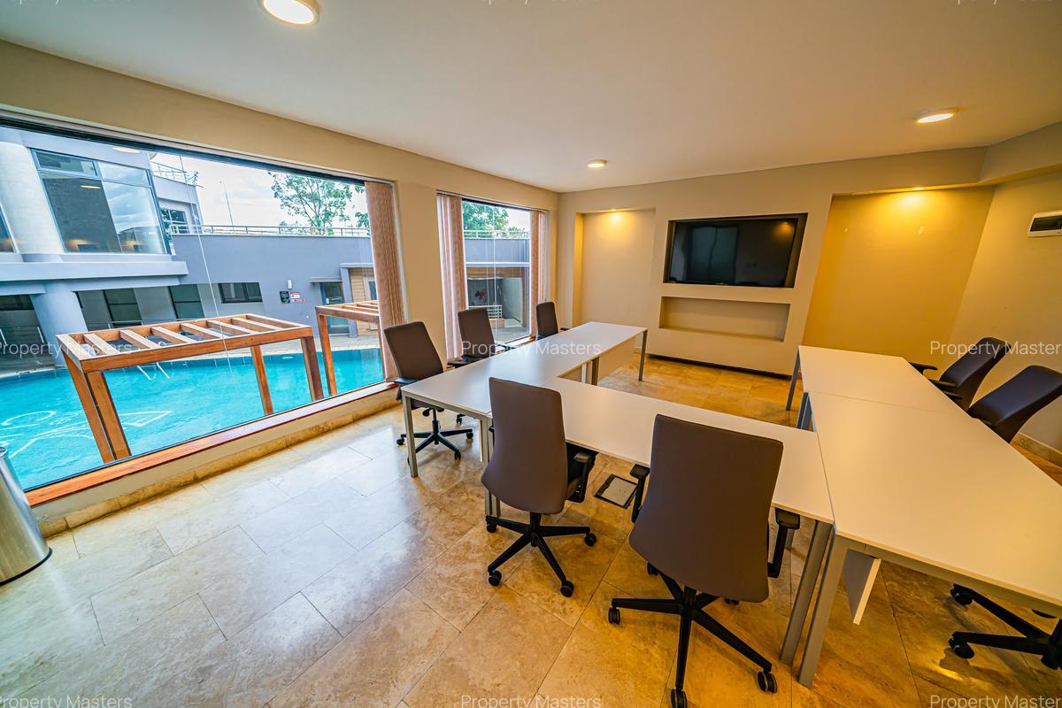 Serviced 2 Bed Apartment with En Suite at Southern Bypass - 19